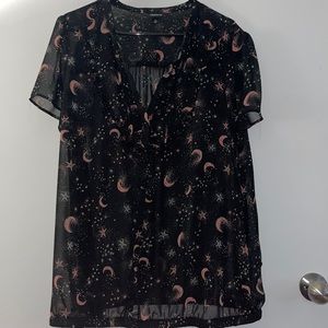Torrid size 2 moon and star bubble hem shear top